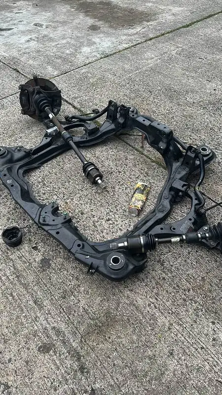 Limpieza general de motor y compartimento del vehículo